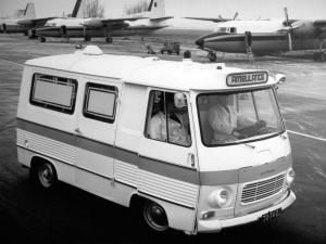 Peugeot J7 Ambulance by Visser '1965